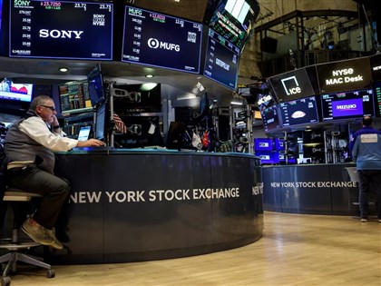 川普再砲轟聯準會主席 美股盡墨道瓊狂瀉近千點