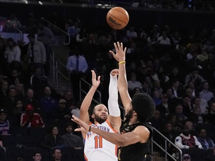 尼克後衛布朗森擊敗約基奇 獲NBA年度關鍵球員獎[影]