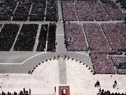 專家：中國打壓台灣缺席方濟各喪禮 影響新教宗選情