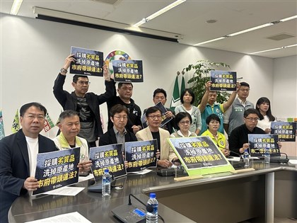 台中環保局採購中國製裝備換包裝 市府稱廠商人力不足協助裝袋