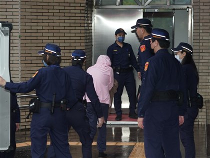 涉虐死男童剴剴案 保母劉彩萱坦承犯行當庭道歉