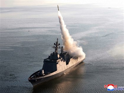 北韓最新驅逐艦首試武器系統 金正恩下令配備核武