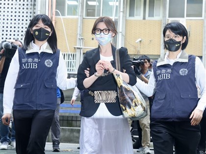 貴婦奈奈稱返台因想照顧父母 涉1.8億吸金案移送北檢複訊[影]
