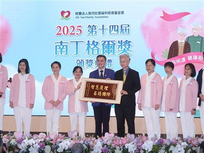 護理師不該常態做清潔工作 卓榮泰：情況嚴重醫院可能降級