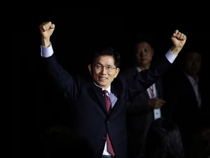 韓前勞動部長金文洙獲執政黨提名 角逐總統大位