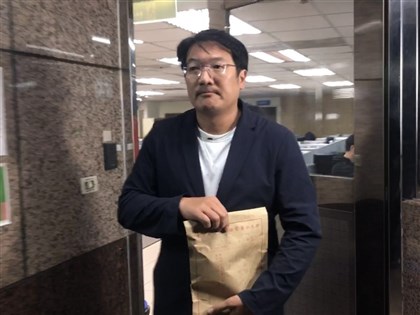 張淵翔涉用戶政資料助罷免再遭聲押 基隆市政顧問謝偉仁15萬元交保