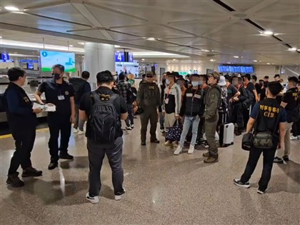 緬甸詐騙園區55人被遣返台 25名通緝犯歸案