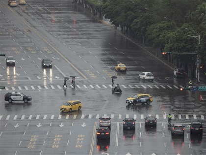 吳德榮：午後變天 母親節梅雨鋒面南下有陣雨雷雨
