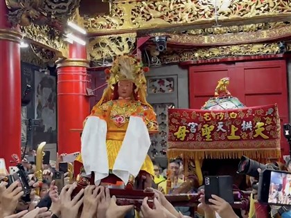 白沙屯媽祖回宮安座 今年沿途參與人數估逾70萬[影]