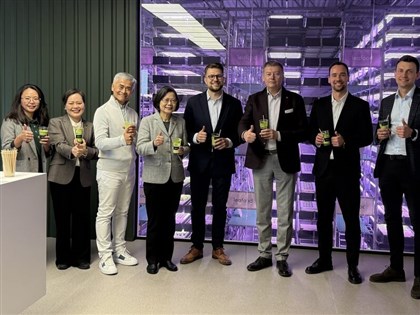 蔡英文參訪立陶宛垂直農場 見證台立農業科技合作成果