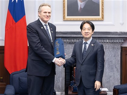 阿拉斯加州長3月訪台促投資 飛機一落地中國就抗議