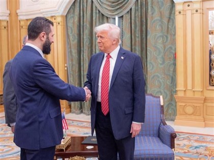 美國敘利亞領袖睽違25年會面 川普解除所有制裁