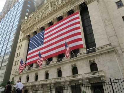 市場觀望零售及通膨數據 美股多收高