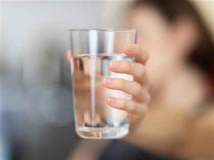 川普政府扭轉美國公衛規定 削減飲水添加有毒化學物限制