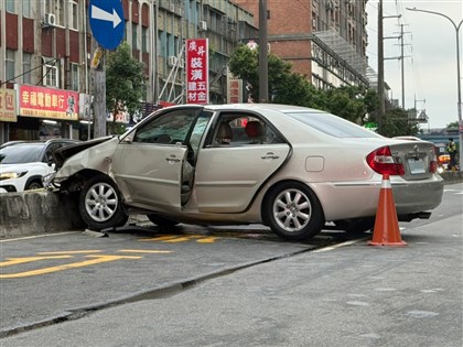 三峽重大車禍3死12傷事件彙整 78歲駕駛闖紅燈高速衝撞學生行人