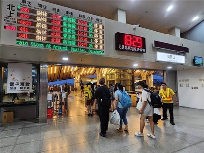 花蓮北上鐵公路全斷 旅客只能往南繞或改搭飛機