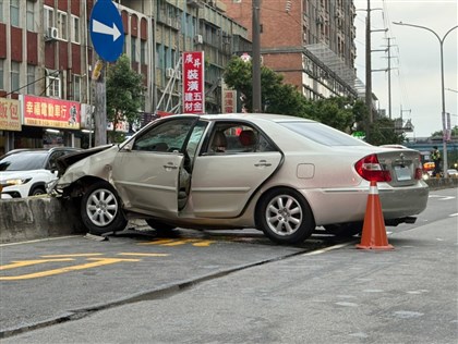 早安世界》三峽重大車禍 78歲駕駛巷道狂飆致3死12傷
