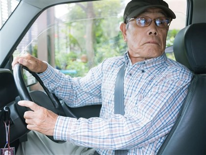 韓國高齡駕駛車禍率居高不下 迫於生計難返還駕照