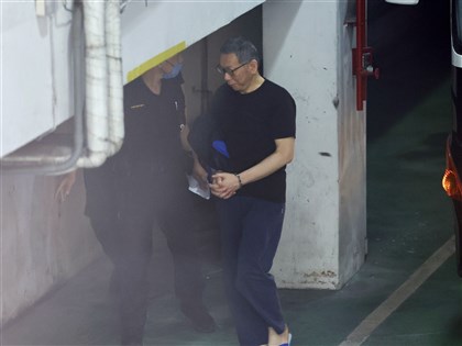 柯文哲：民進黨最希望我逃亡 因國民黨奄奄一息