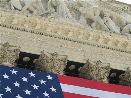 市場觀望國會辯論川普減稅提案 美股收盤盡墨