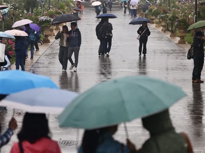 早安世界》週末迎鋒面全台有雨北部降溫 端午連假水氣偏多