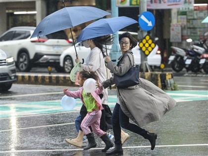 鋒面來襲24日防陣雨或雷雨 北部高溫降至25度