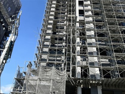 台中南區建築工地鷹架倒塌2死2傷 市府要求停工