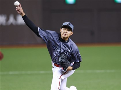 徐若熙8局無失分奪本季首勝 笑稱曲球變速球不再是裝飾品 