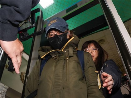 謝宜容貪污案開庭哽咽認罪 委任律師求緩刑[影]
