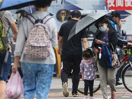 中部以北濕涼下探20度 桃園台中7縣市防強風