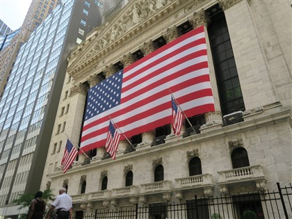 川普同意對歐洲緩徵關稅 美股收紅道瓊大漲逾700點