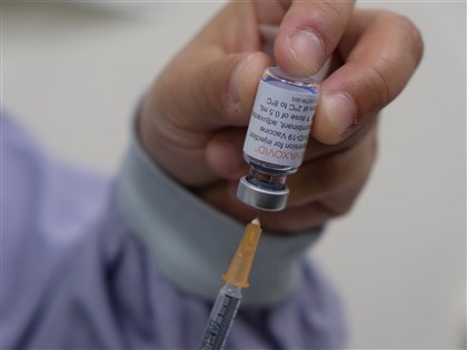 美擬限縮COVID-19疫苗接種對象 醫界：不急於跟進