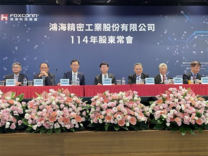 劉揚偉：鴻海全年營收可破7兆 推董事長總經理分治