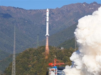 國防部：中共運載火箭經台灣中部 國軍嚴密監控