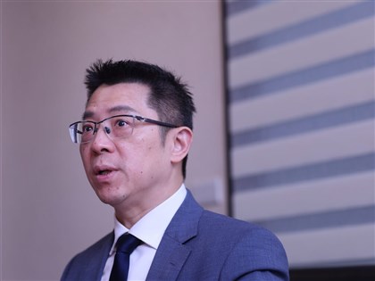 群創洪進揚突圍轉型 觸角朝向半導體醫療車用市場【專訪】