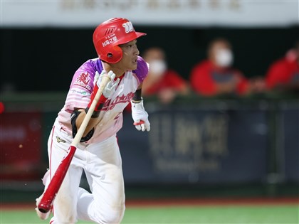 中職本季最久大戰逾4小時 龍隊延長賽14比10勝兄弟[影]
