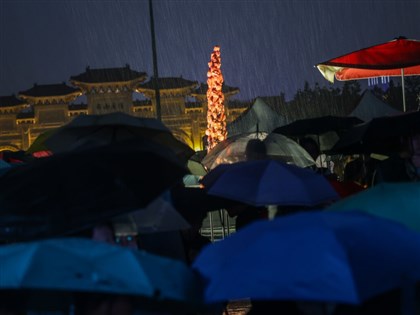 台灣「六四」36週年晚會 逾3000人參與點燈悼念【圖輯】