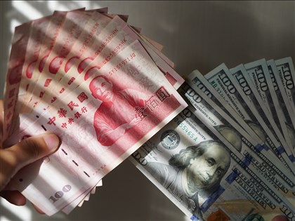 央行大手筆買匯阻升 5月外匯存底暴增百億美元