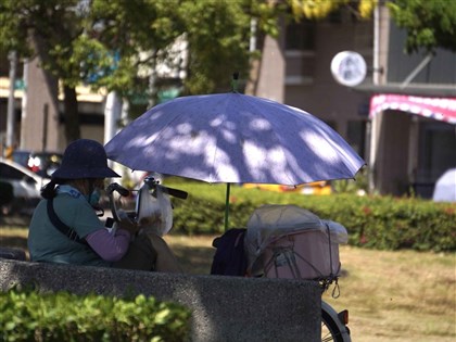 各地留意午後短暫雷陣雨 高溫上看33度