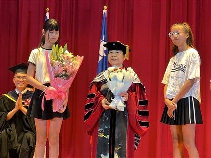 陳樹菊獲頒台東大學名譽博士感謝學校不嫌棄 鼓勵學生要有自信