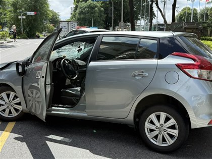 台南7旬婦連撞29車釀1死2傷 警：疑駕駛操作不當