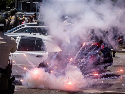 加州非法移民掃蕩行動爆發群眾抗議 川普下令部署2000國民兵[影]