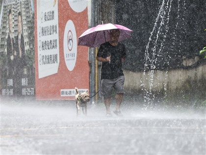 吳德榮：南海熱帶擾動水氣移入 12日起防劇烈降雨
