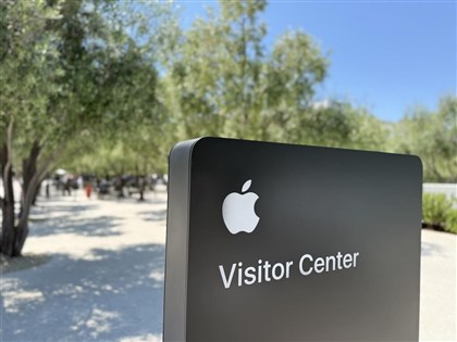 蘋果WWDC亮點一次看 iOS 26液態玻璃設計、開放AI基礎模型
