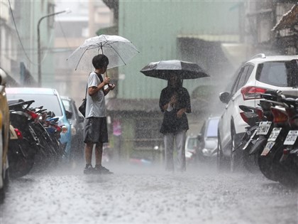 吳德榮：南海熱帶系統侵台機率低 12日起防劇烈降雨