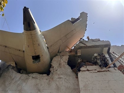 印度航空墜機尋獲至少30遺體 塔台稱起飛數分鐘後發訊求救