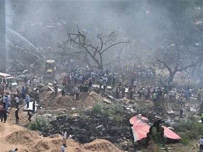 印度航空空難逾240死 專家揭墜毀前影像襟翼起落架異狀