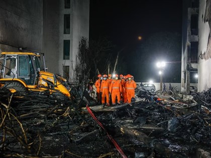 印度航空墜毀住宅區至少265死 1乘客緊急出口逃生倖存