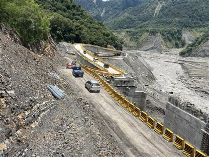 明霸克露橋備災通道開放 高雄桃源區3里恢復聯外交通