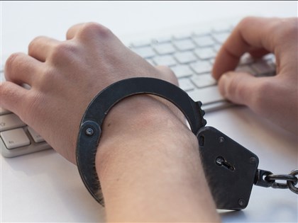 中國詐團徵「暗黑打工」 騙日本人信用卡資料購物